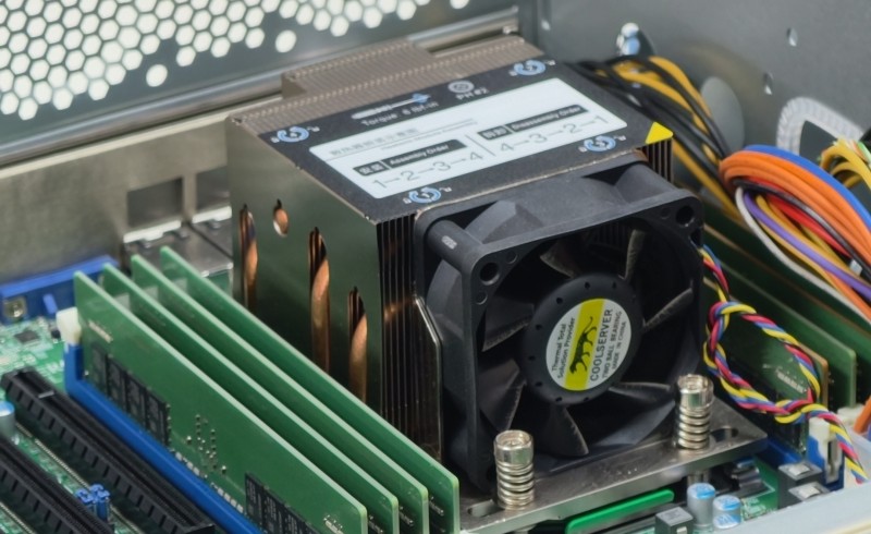 工控機(jī) vs 服務(wù)器:為什么關(guān)鍵業(yè)務(wù)必須用“貴”的硬件? | 廣州華頡科技